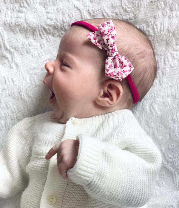 EEVA roosade lilledega